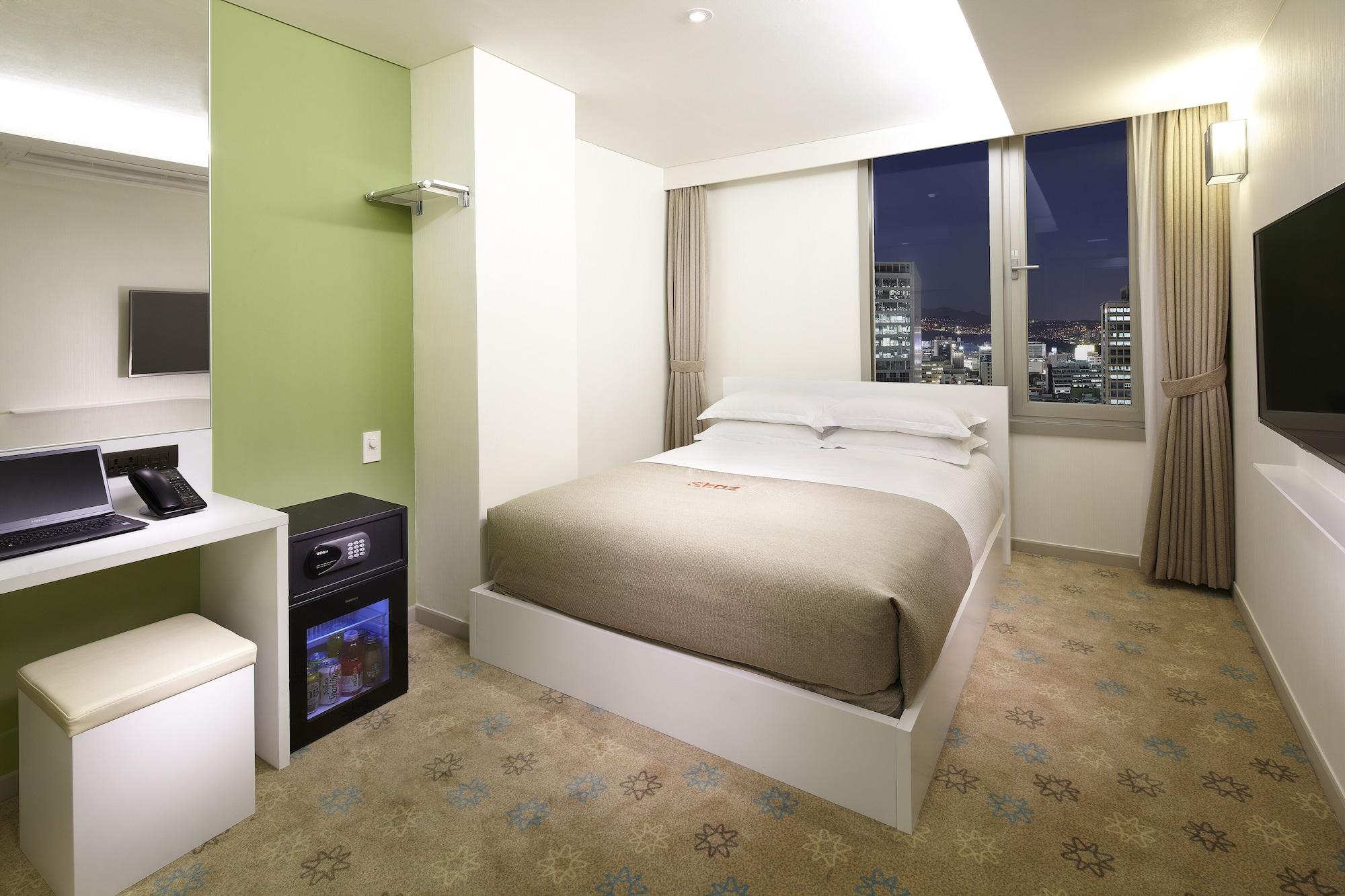 Travelodge Myeongdong Namsan Hotel 4*